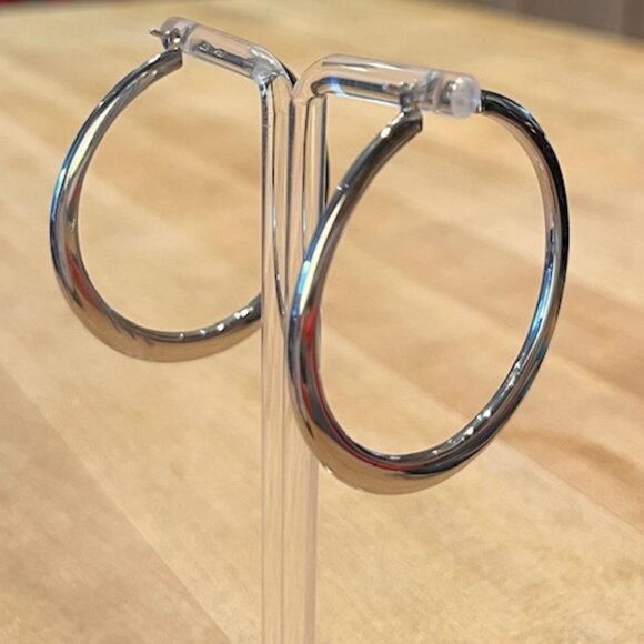 Italian Sterling Silver 2" Graduated Hoops – new in box - Picture 4 of 5